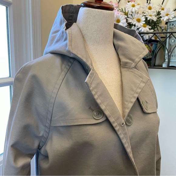 Isaac Mizrahi Live Rain Coat Size XS Grey w Reptile Print Lining Removable Hood - Picture 7 of 13